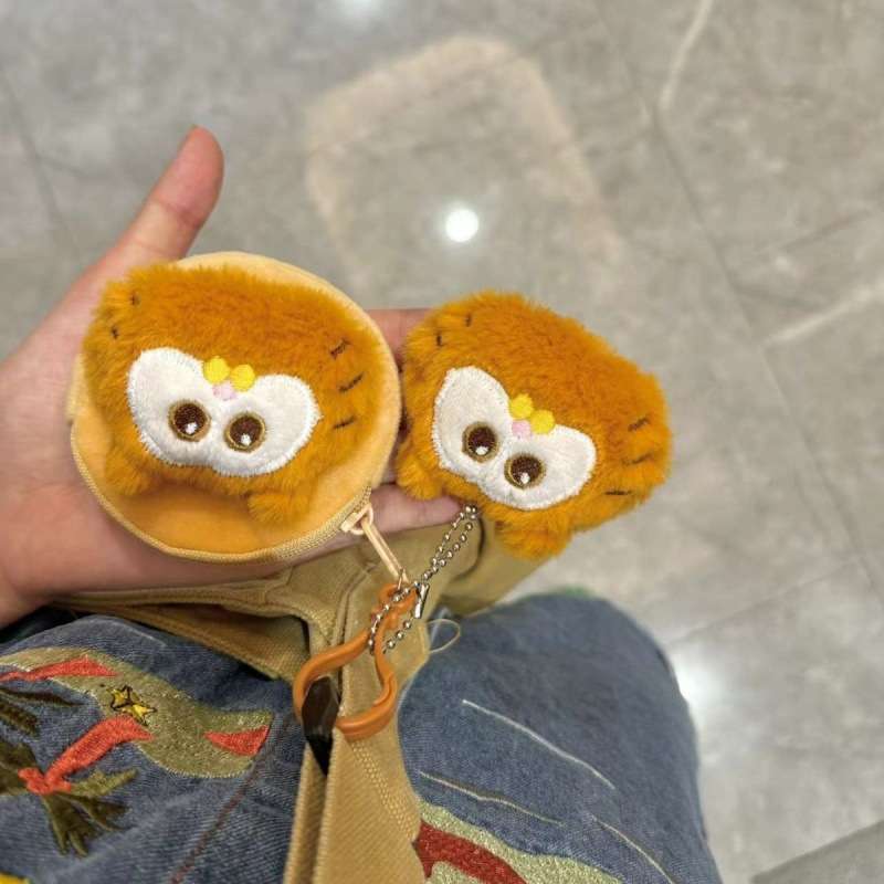 もふもふネコ顔コインケースチャーム